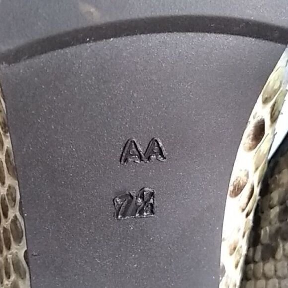 Prevata Snakeskin Heels Brown Cream Genuine Snakeskin, Size 9.5 US - Picture 5 of 8